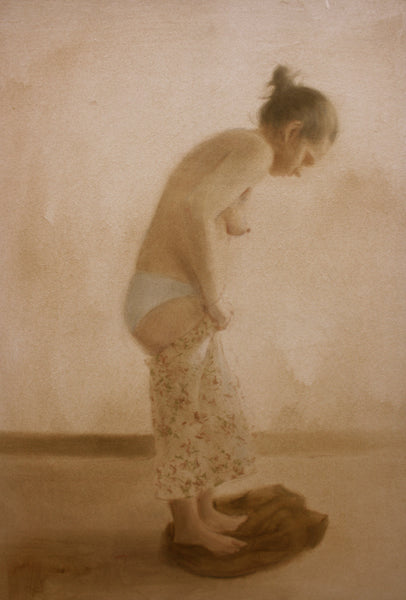 Irene vistiéndose