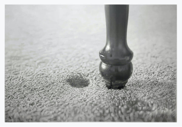 Fuera de lugar (Table leg)