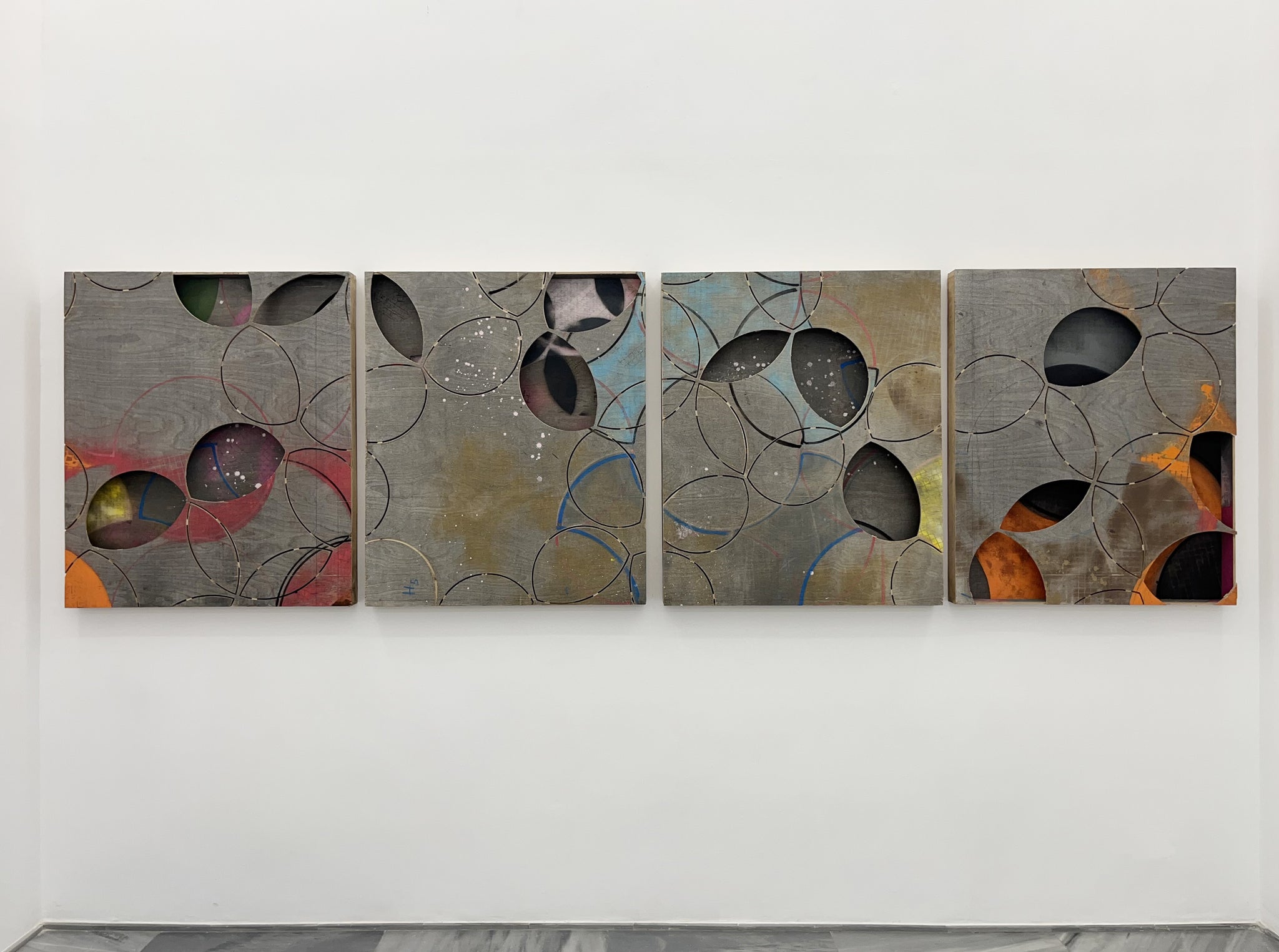 S/T. Cuadríptico. Tramas perforadas. Patatas crudo.