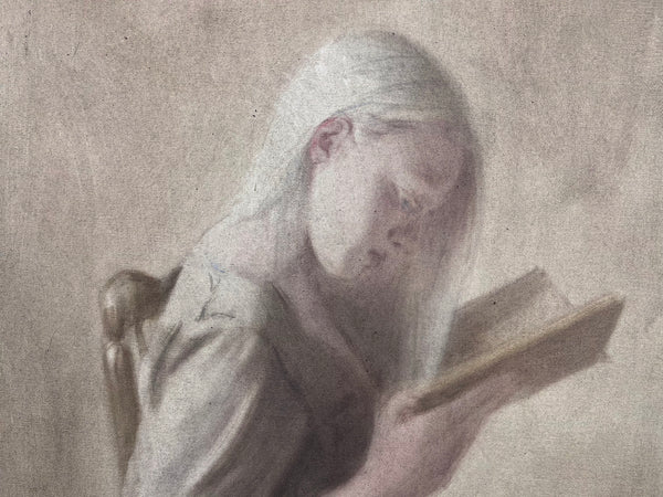 Karen leyendo