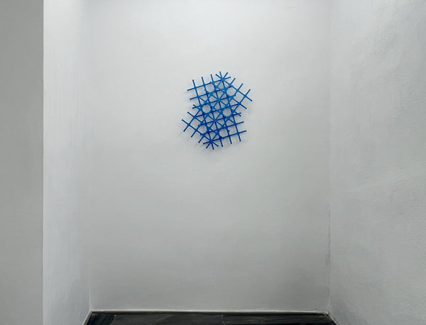 S/T. Trama cuadrada hierro doble azul